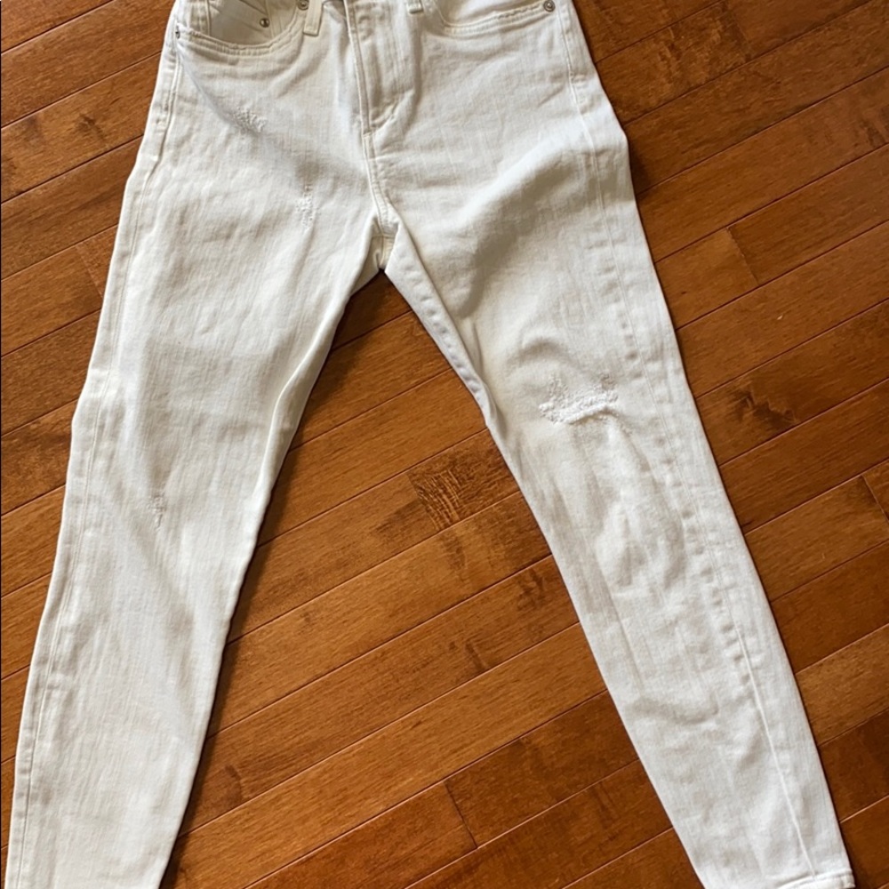 White high waisted skinny jeans